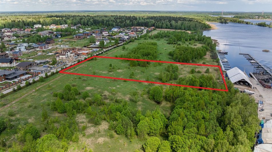 Участок на первой линии в Авроре