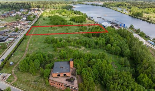 Участок на первой линии в Авроре