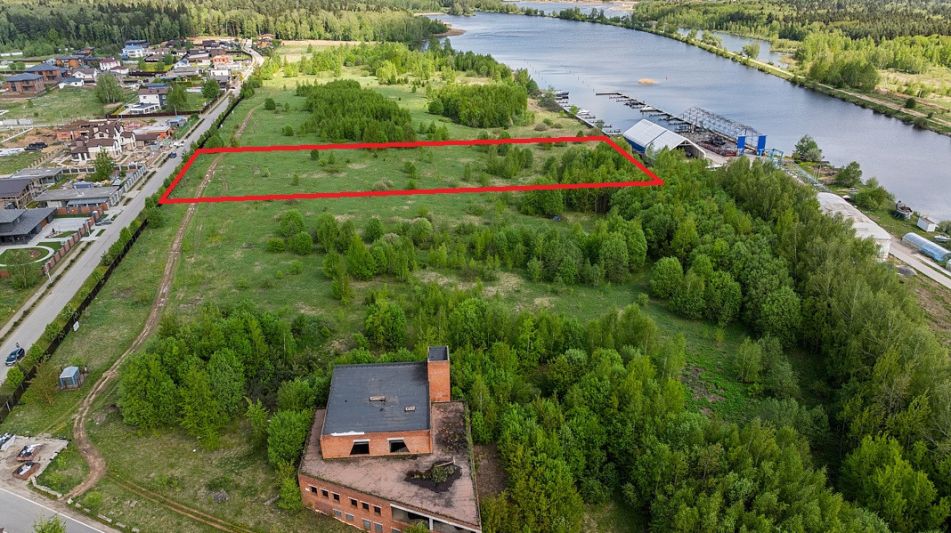 Участок на первой линии в Авроре