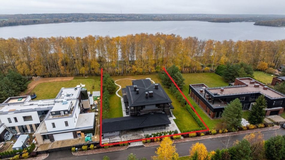 Дом c видом на воду в КП Монаково