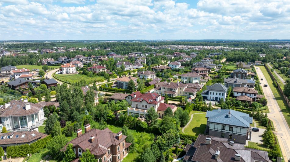 Современный дом в КП Монтевиль