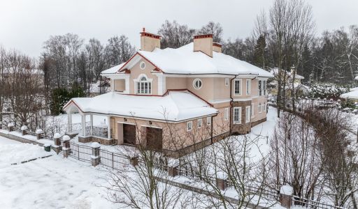 Вилла у озера в КП Новый Свет