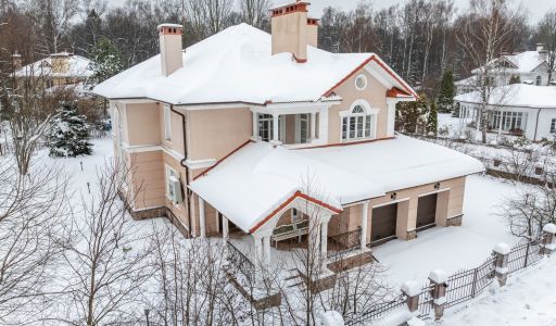 Вилла у озера в КП Новый Свет