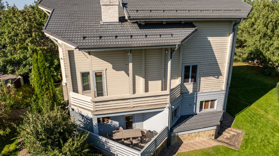 Дом с бассейном в КП Лазурь