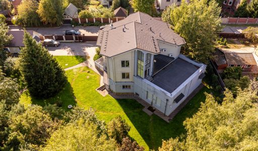 Дом с бассейном в КП Лазурь