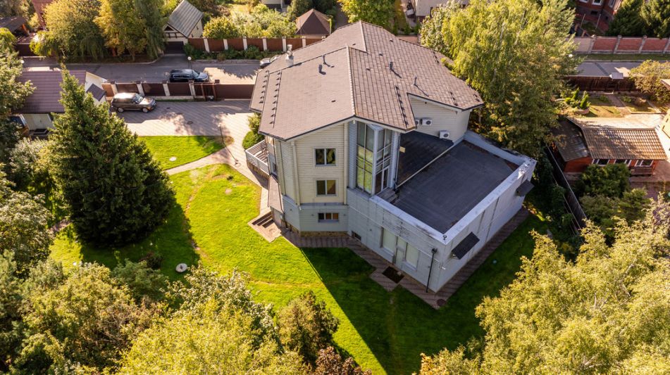 Дом с бассейном в КП Лазурь