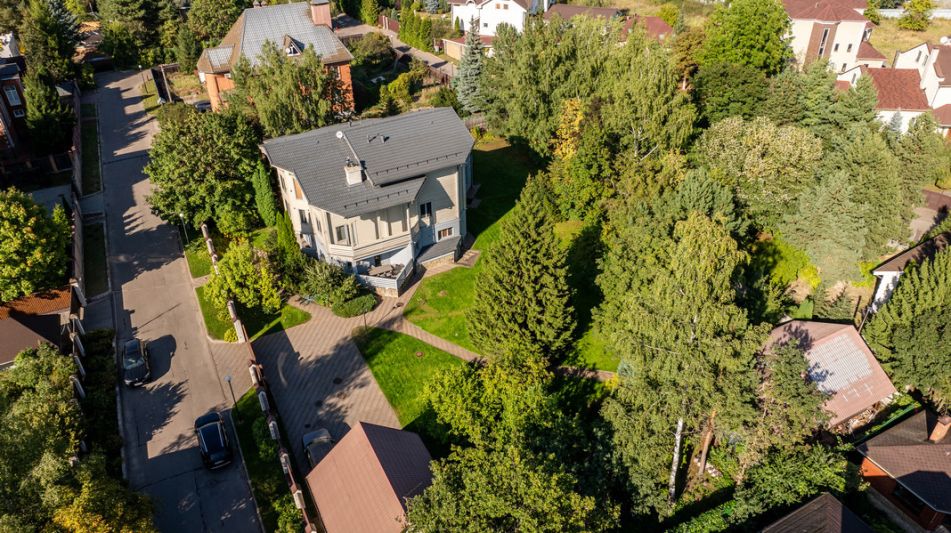 Дом с бассейном в КП Лазурь