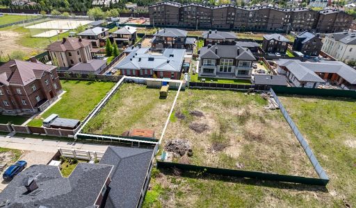 Участок в поселке Вешки