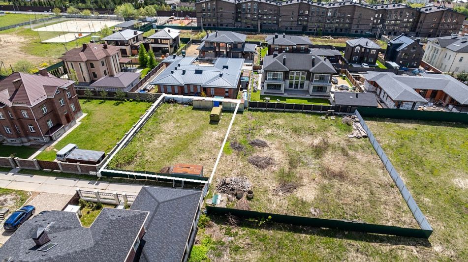 Участок в поселке Вешки