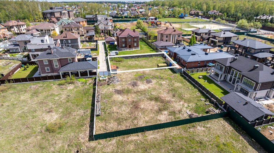 Участок в поселке Вешки