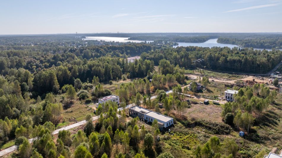 Живописный участок в КП Реки