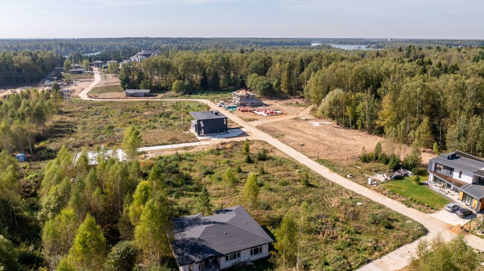 Живописный участок в КП Реки