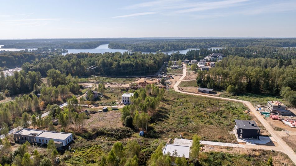 Живописный участок в КП Реки