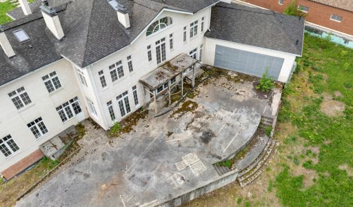 Усадьба в поселке Аврора