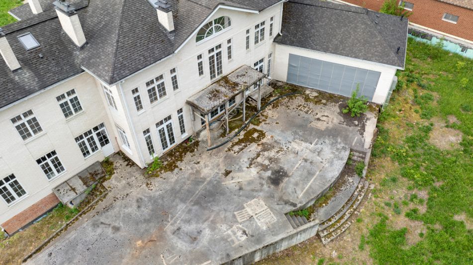 Усадьба в поселке Аврора