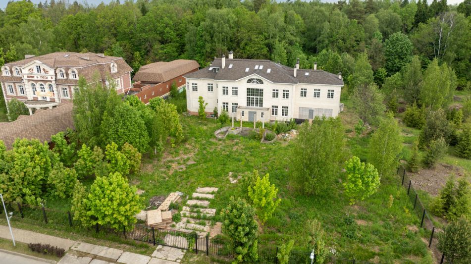 Усадьба в поселке Аврора