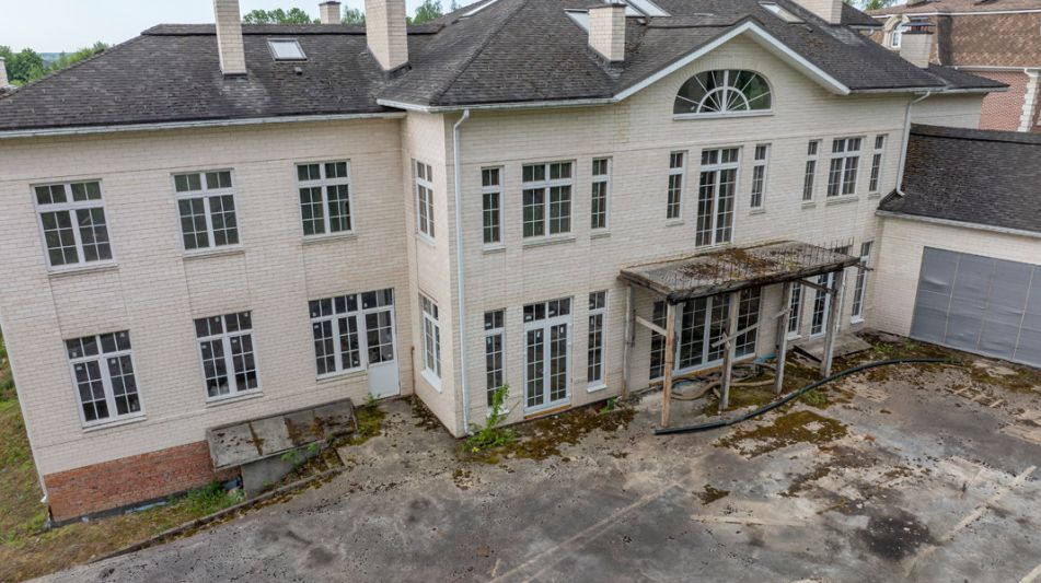 Усадьба в поселке Аврора