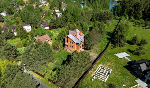 Участок на первой линии Истры