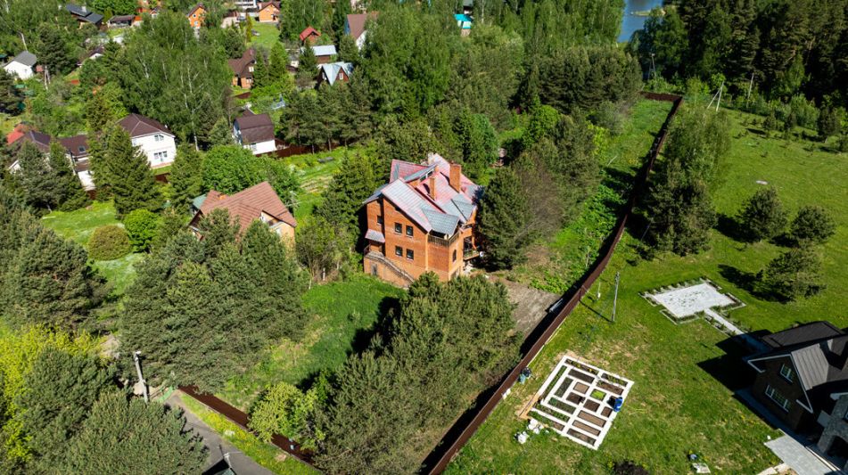 Участок на первой линии Истры