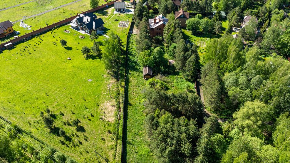 Участок на первой линии Истры