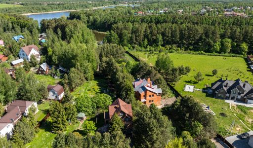 Участок на первой линии Истры