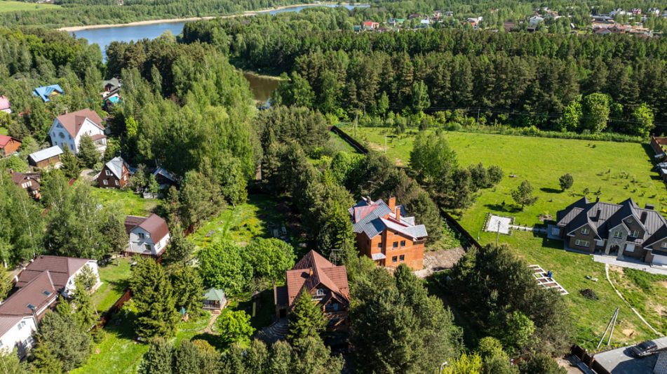 Участок на первой линии Истры