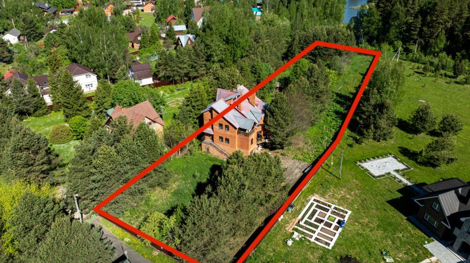 Участок на первой линии Истры