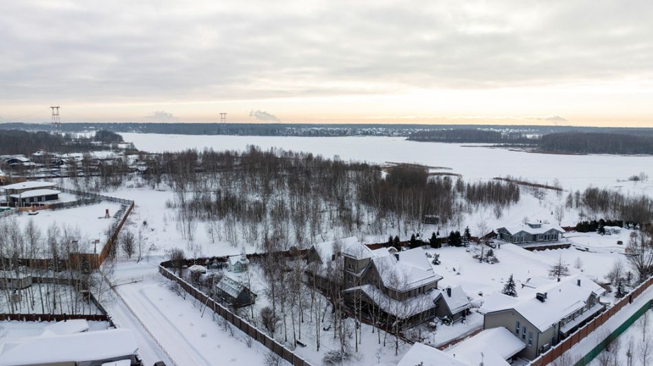 Участок рядом с водой в Витенево