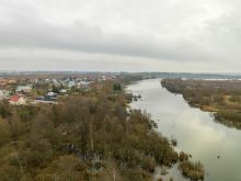 Дом у реки