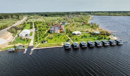 Парк-отель на берегу Волги