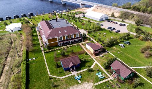 Резиденция на берегу Волги