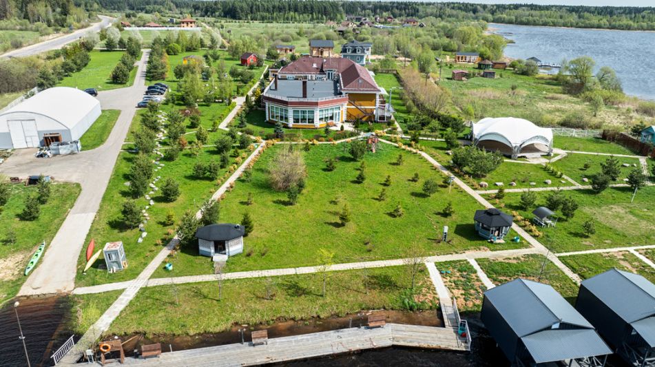 Резиденция на берегу Волги