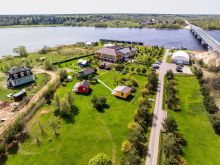 Резиденция на берегу Волги