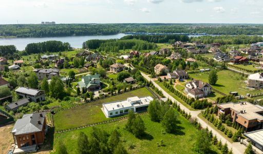 Дом у воды в КП Пчелка