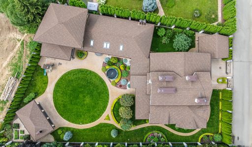 Дом с бассейном в КП Старвиль