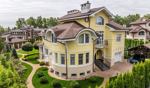 Дом с бассейном в КП Старвиль