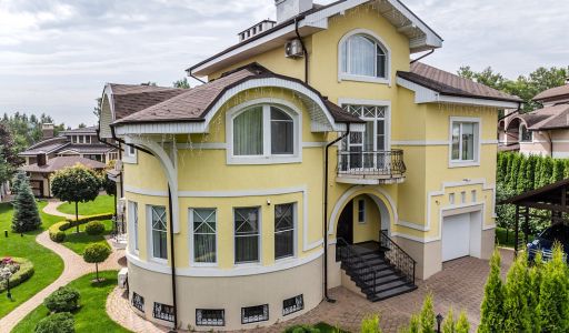 Дом с бассейном в КП Старвиль