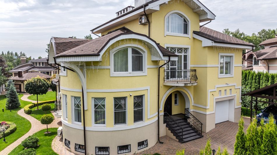 Дом с бассейном в КП Старвиль