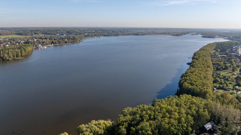 Участок на первой линии в КП Немо