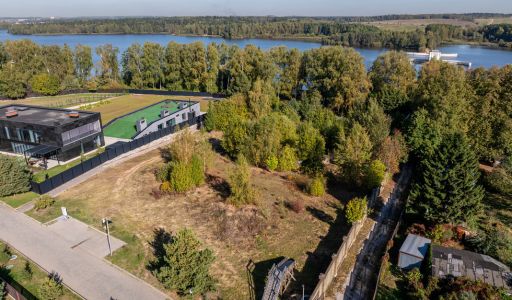 Участок на первой линии в КП Немо