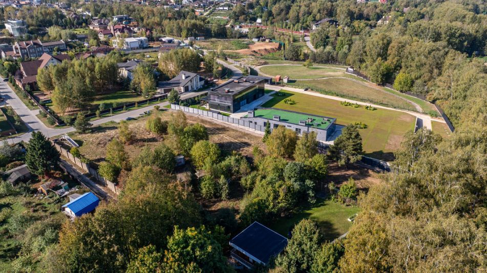 Участок на первой линии в КП Немо