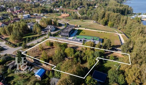 Участок на первой линии в КП Немо