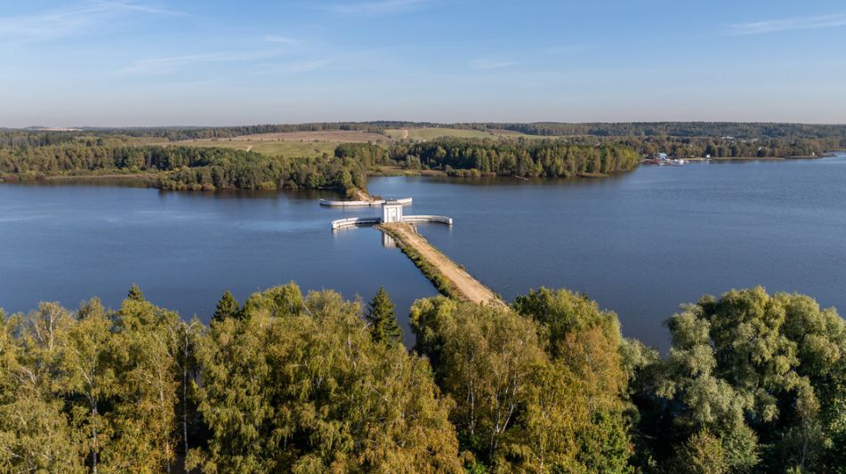 Участок на первой линии в КП Немо