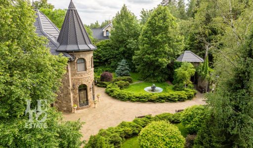 Усадьба окруженная лесом Горки-5