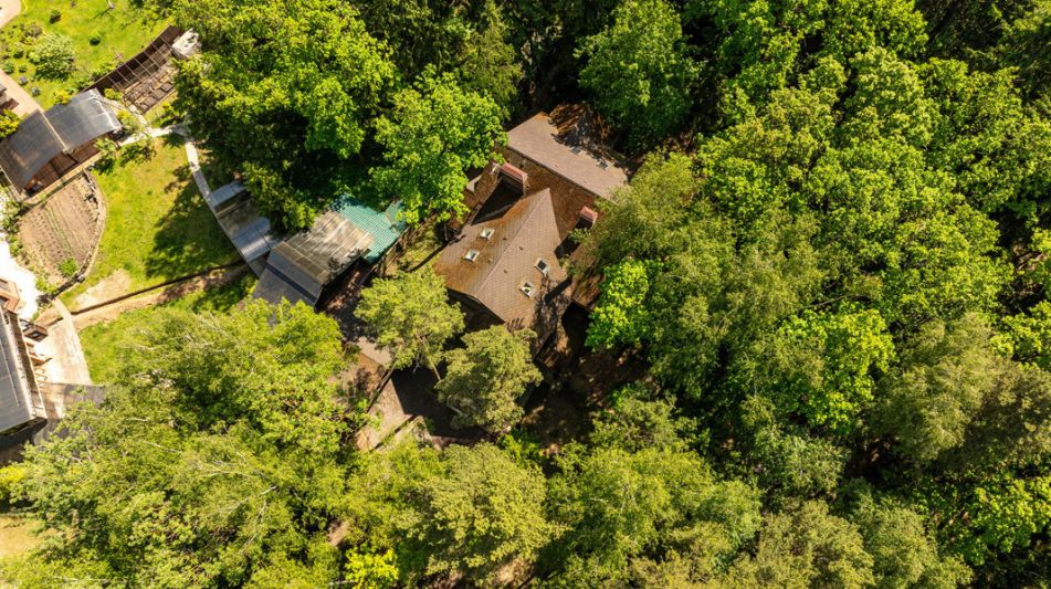 Продается усадьба в поселке Юлия2