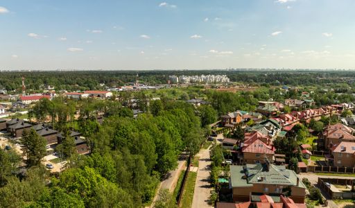 Продается усадьба в поселке Юлия2