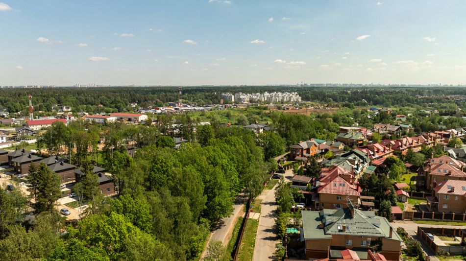 Продается усадьба в поселке Юлия2