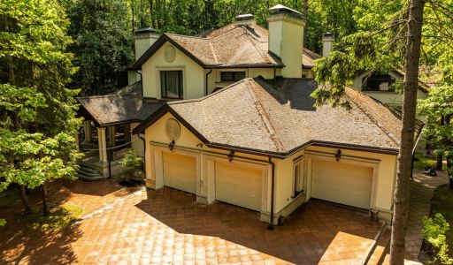 Продается усадьба в поселке Юлия2