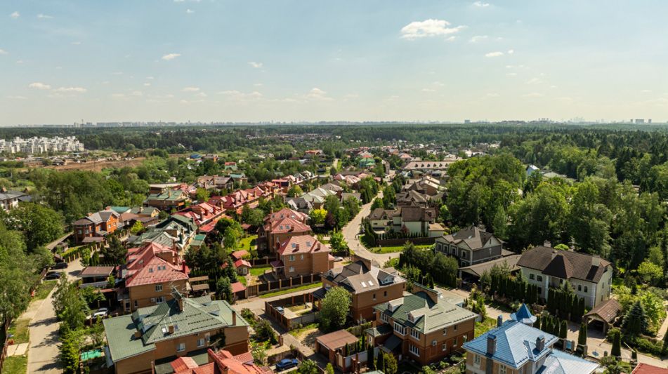 Продается усадьба в поселке Юлия2