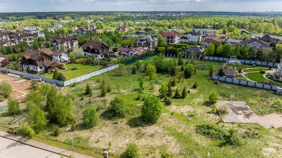 Земельный участок в КП Аврора